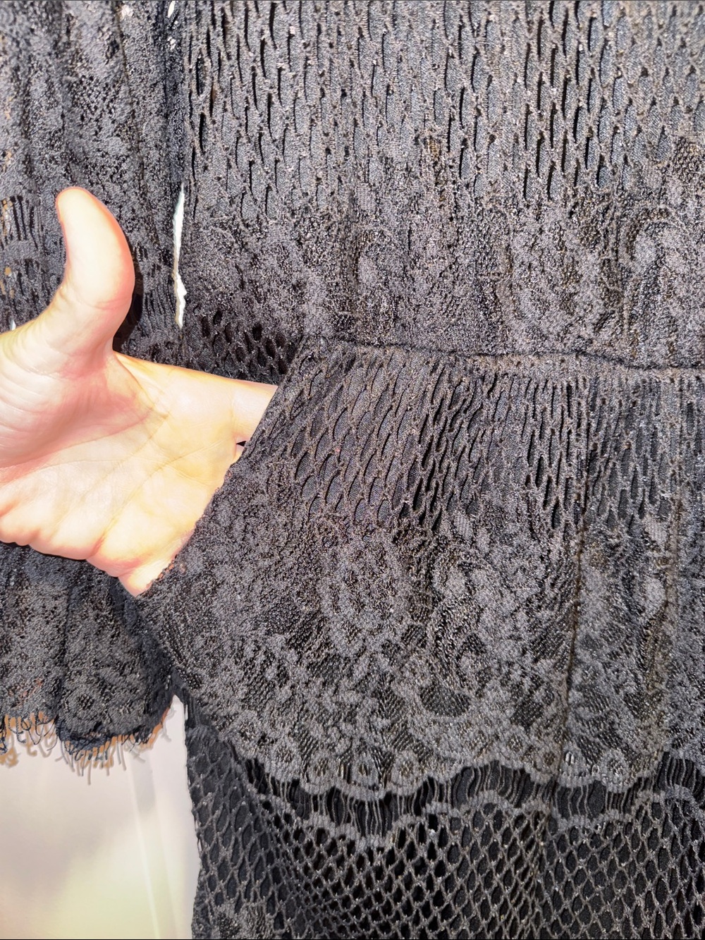 Gianni Bini Lined Lace Long-Sleeve Romper w Adjustable Straps & Pockets XL EUC!🖤 - Picture 8 of 9